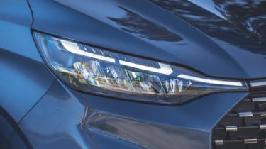 Ford Tourneo Custom headlights