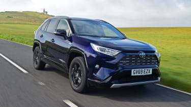 Toyota RAV4 - front 3/4 tracking