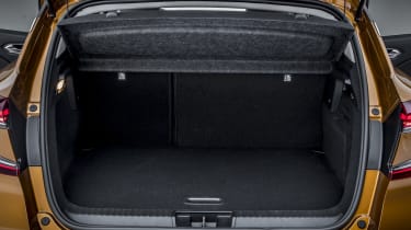 2020 Renault Captur - rear seats in place with parcel shelf