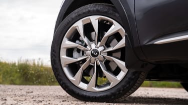 2020 Kia Sorento SUV - front alloy wheel 