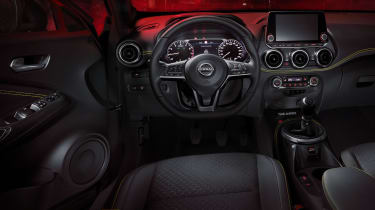  Nissan Juke Kiiro interior