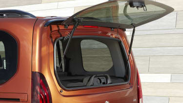 Peugeot e-Rifter opening rear window
