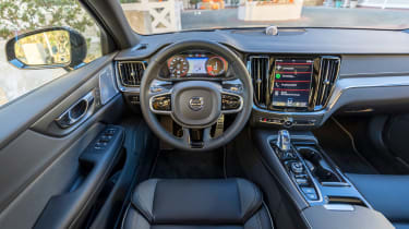 Volvo S60 T8 TwinEngine saloon steering wheel