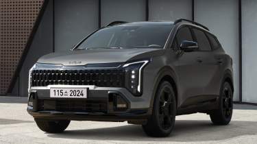 2025 Kia Sportage front quarter