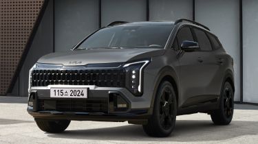 2025 Kia Sportage front quarter