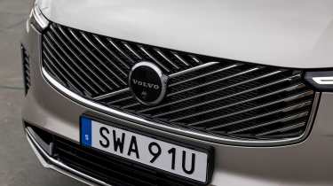 Volvo XC90 grille