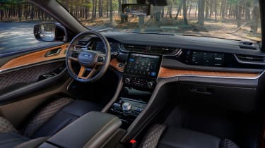 2022 Jeep Grand Cherokee - screens