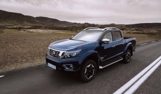 2019 Nissan Navara - front 3/4 dynamic road close angle