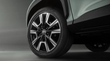 Toyota Yaris Cross wheel view
