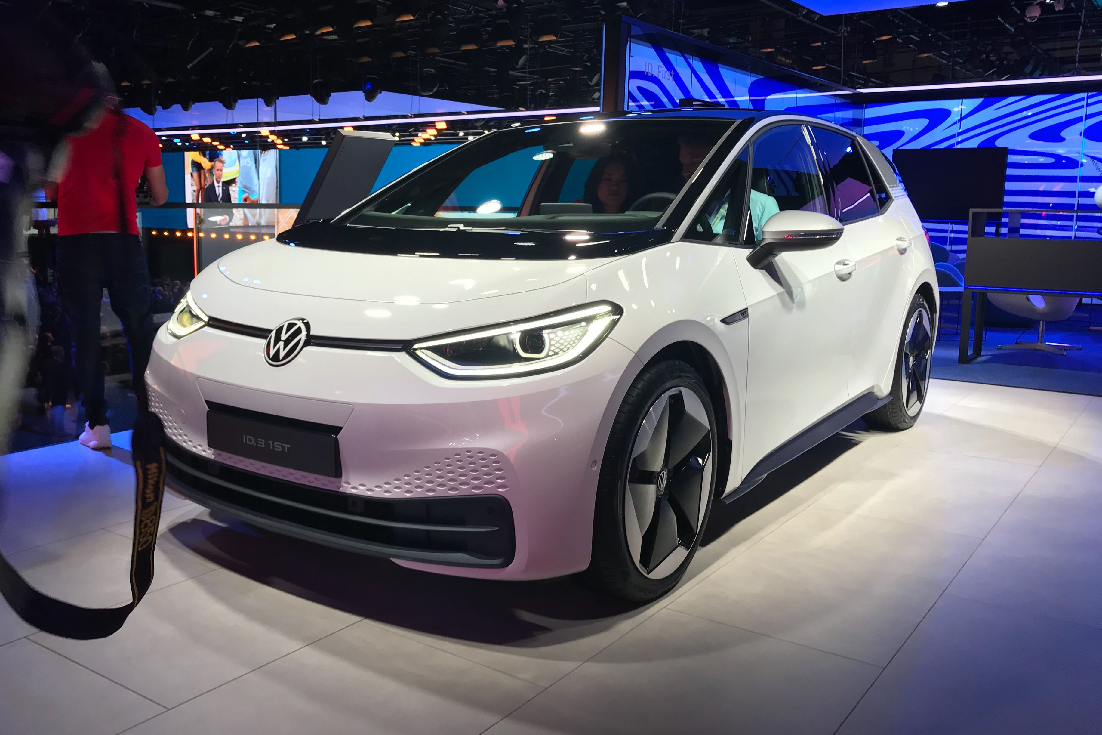 2020 Volkswagen ID.3 hatchback: cheaper Pro model goes on sale | Carbuyer