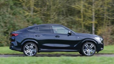 New BMW X6 2020 - side profile dynamic 