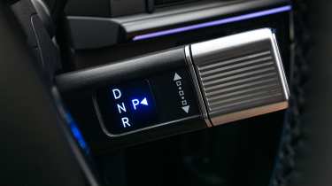 Hyundai Santa Fe UK gear selector