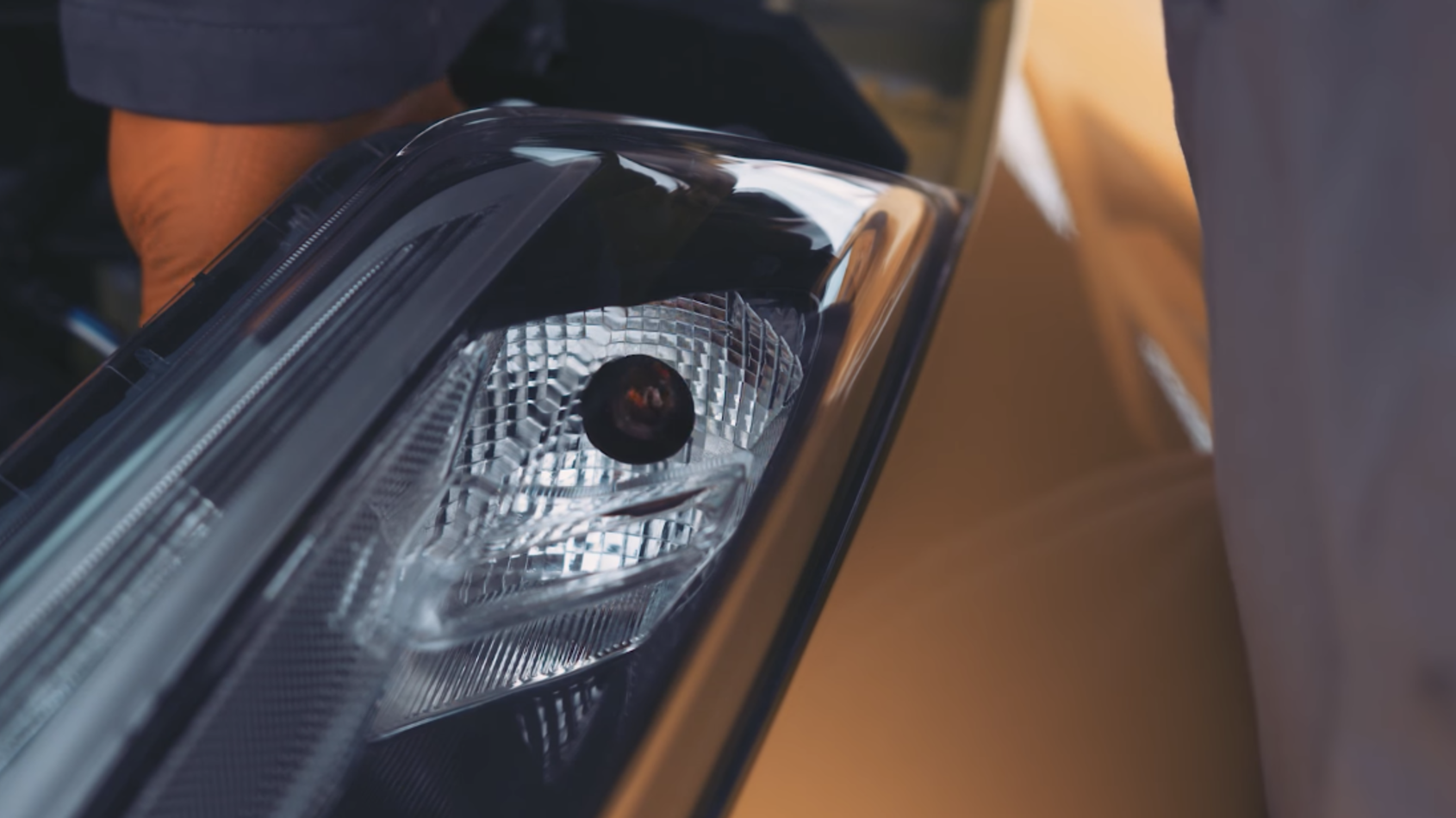 How to change a headlight bulb Carbuyer
