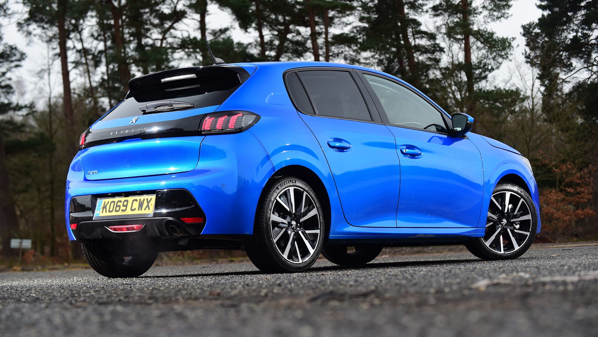 Peugeot 208 hatchback review pictures Carbuyer