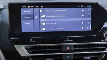 Citroen C4 facelift infotainment