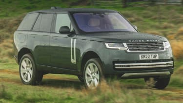 Range Rover UK front 3/4 tracking