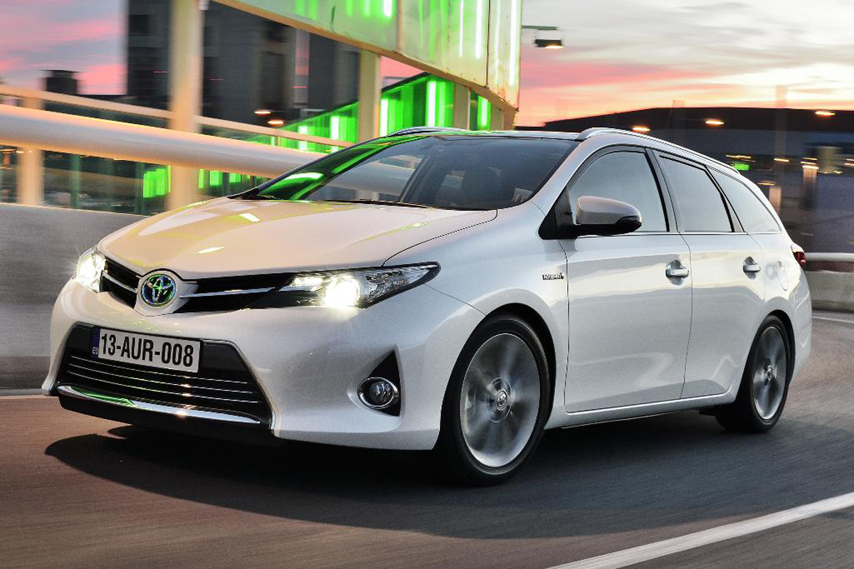 Toyota Auris Touring Sports pictures revealed Carbuyer