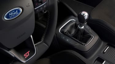 2019 Ford Focus ST - interior centre console