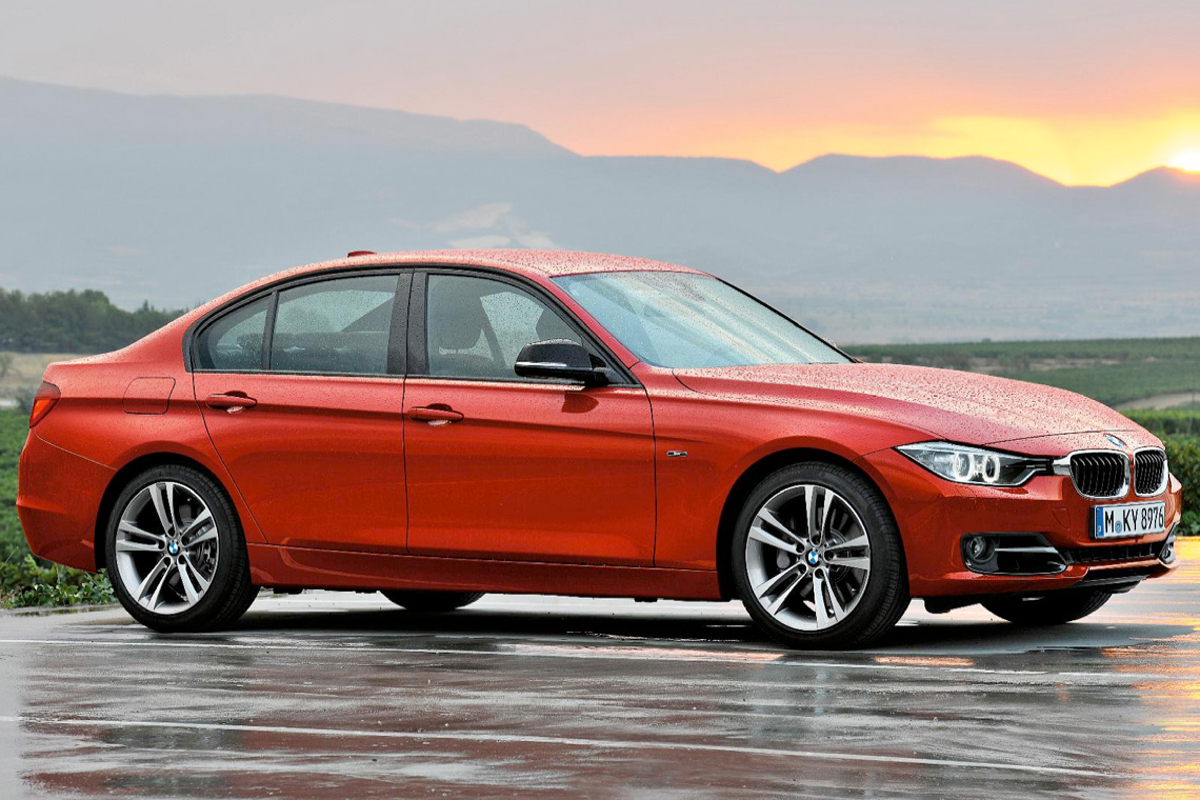Oplossen Manoeuvreren Leed BMW 3 Series Sport review | Carbuyer