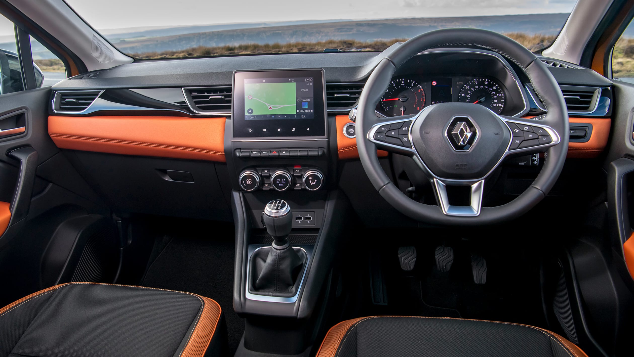 Renault Captur SUV Interior Comfort 2020 Review Carbuyer