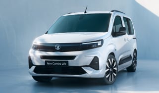 Vauxhall Combo Life Electric static front-quarter
