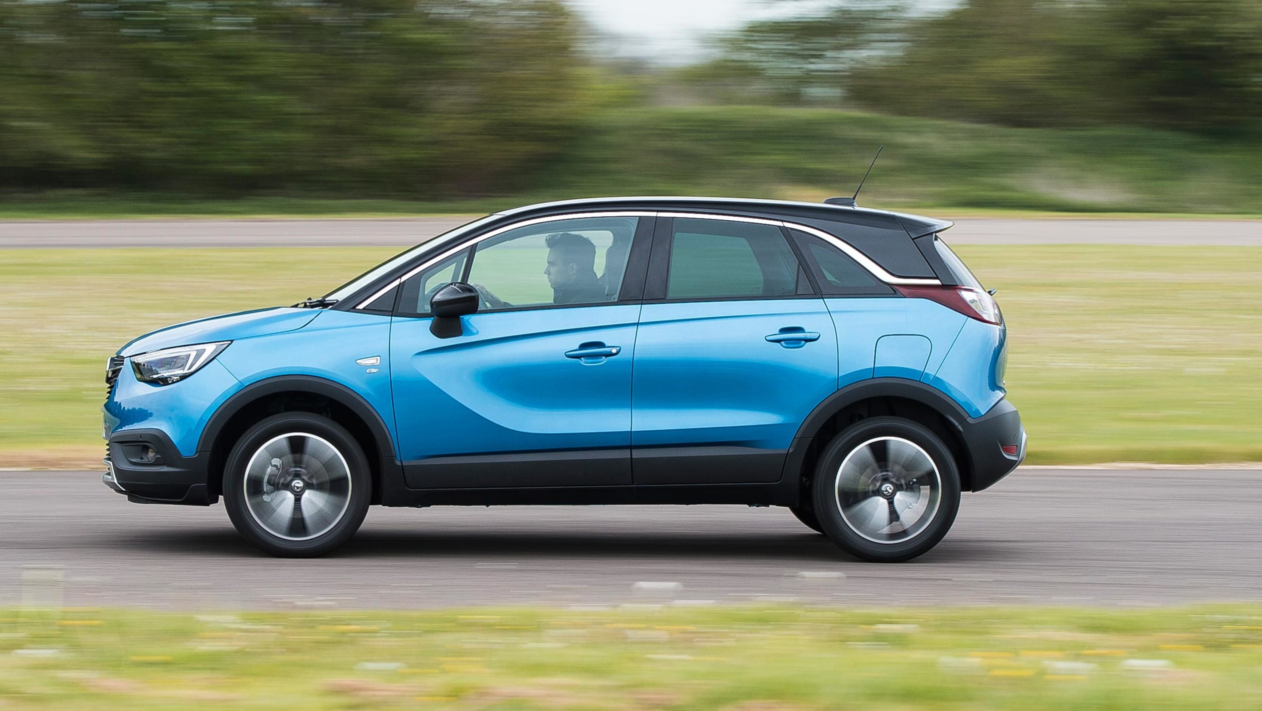 Vauxhall Crossland X SUV 2017 review images Carbuyer