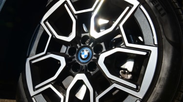 BMW iX1 wheel