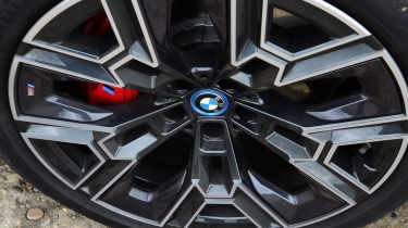 BMW i5 Touring wheel