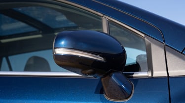 Suzuki S-Cross SUV door mirrors