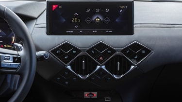DS 3 Crossback 2019 interior dashboard