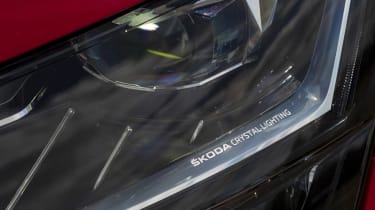 2019 Skoda Superb facelift - headlight detail