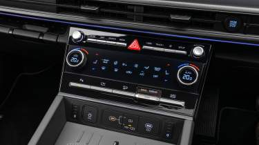 Hyundai Santa Fe UK centre console