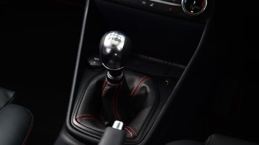 Facelifted Ford Fiesta gearlever