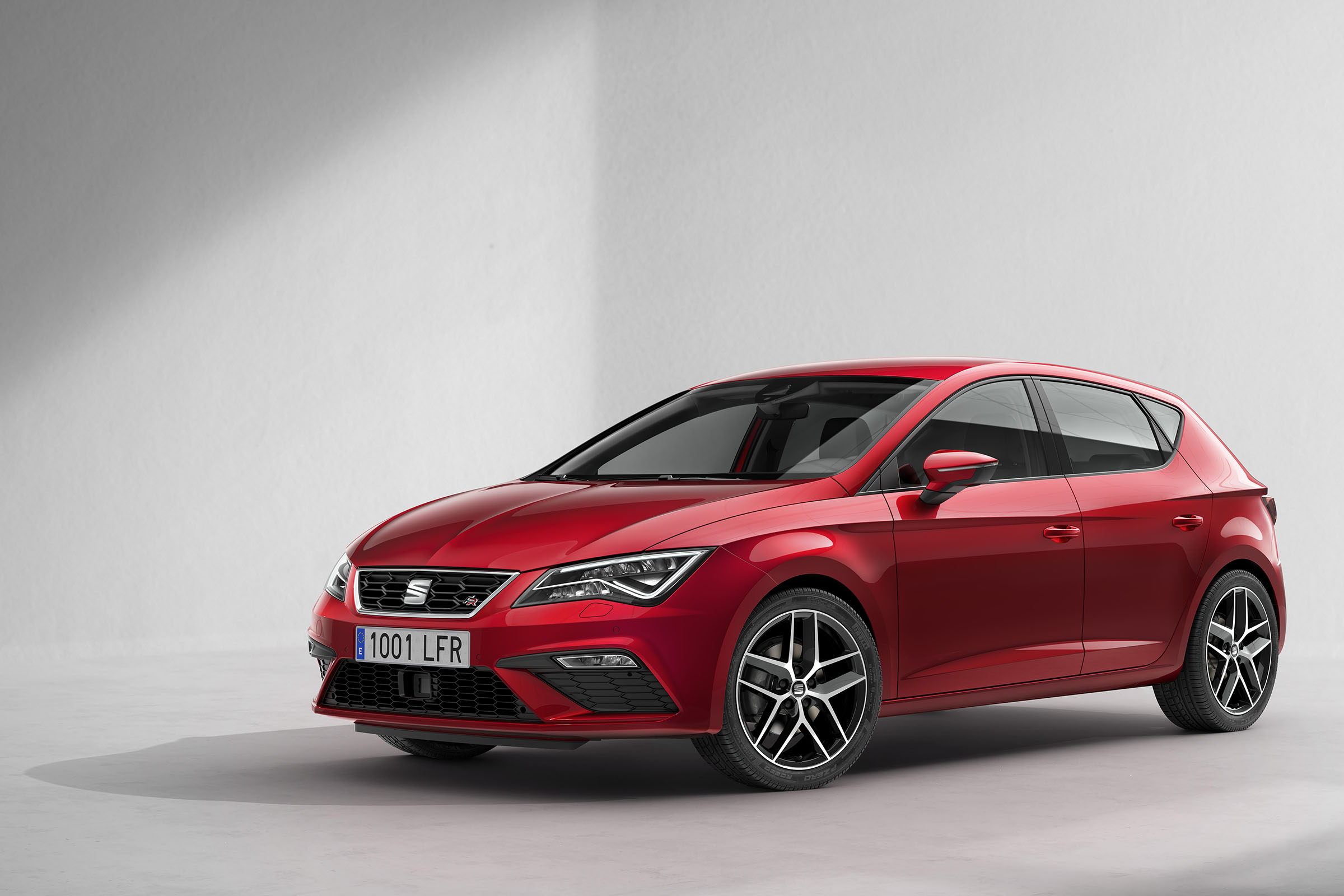 New SEAT Leon range for 2017 revealed