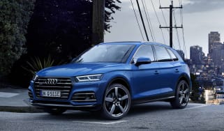 Audi Q5 55 TFSI e Quattro - front quarter view
