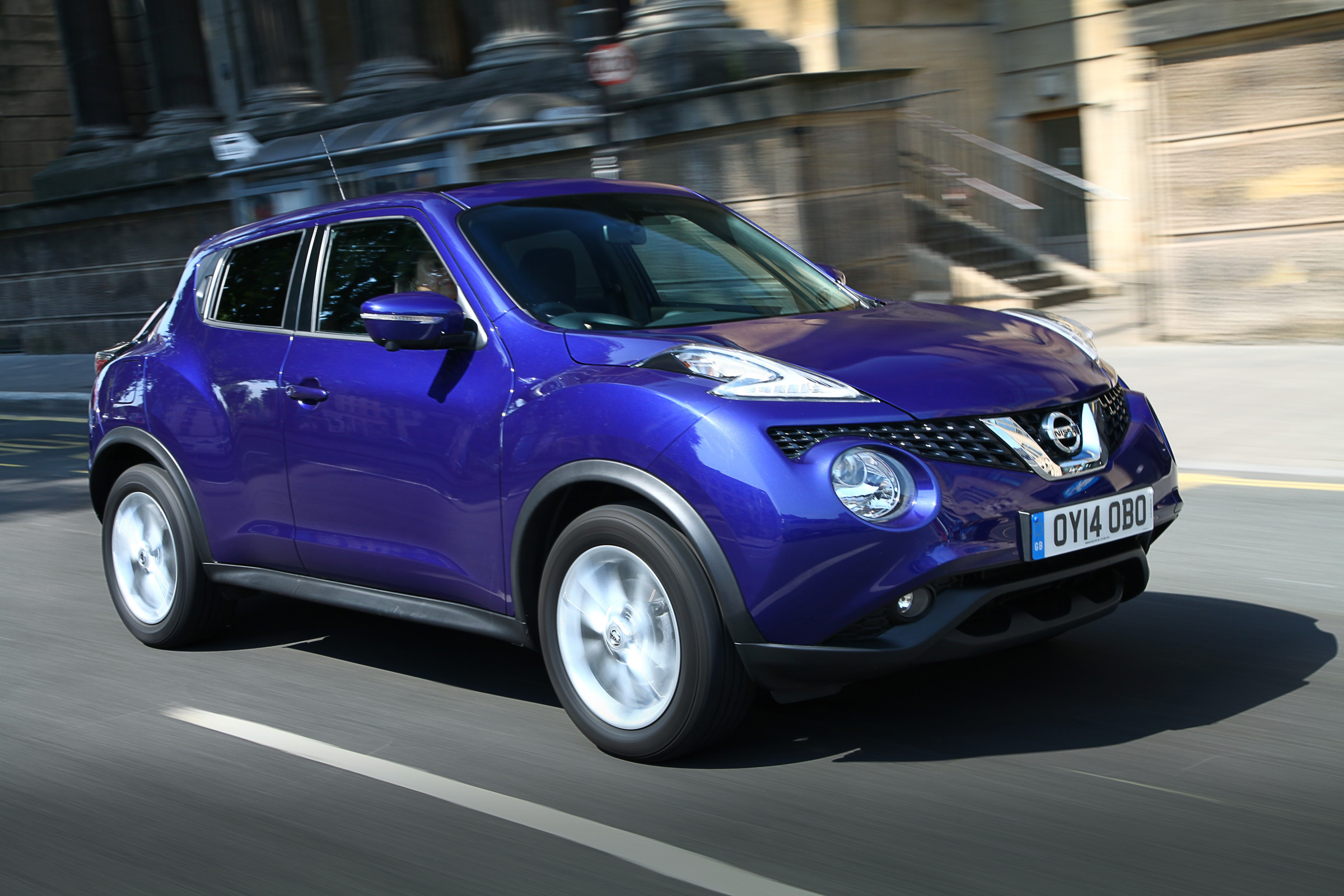 Nissan Juke SUV Pictures | Carbuyer