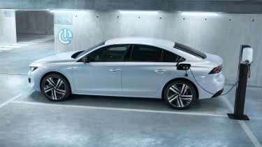 Peugeot 508 plug-in hybrid - side view