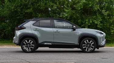 Toyota Yaris Cross side static