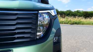 Ford Tourneo Courier headlight