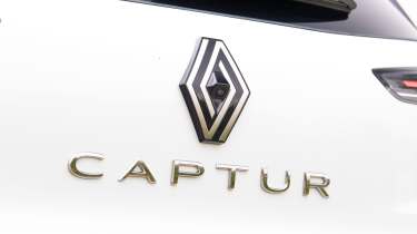 Renault Captur badge