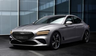 Genesis G70 saloon front 3/4 static