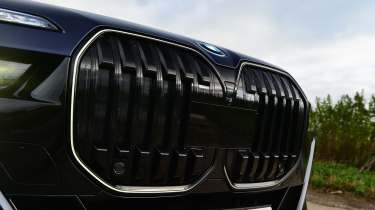 BMW i7 grille