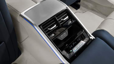BMW 8 Series Gran Coupe - rear console
