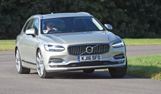 Volvo V90 cornering