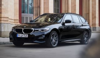 2020 BMW 330e Touring - front 3/4 view