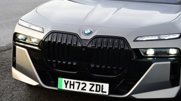 BMW i7 saloon grille