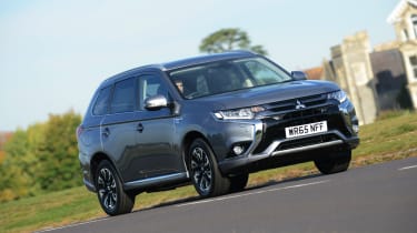 Mitsubishi Outlander PHEV front