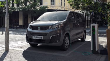 Peugeot e-Traveller MPV front 3/4 static